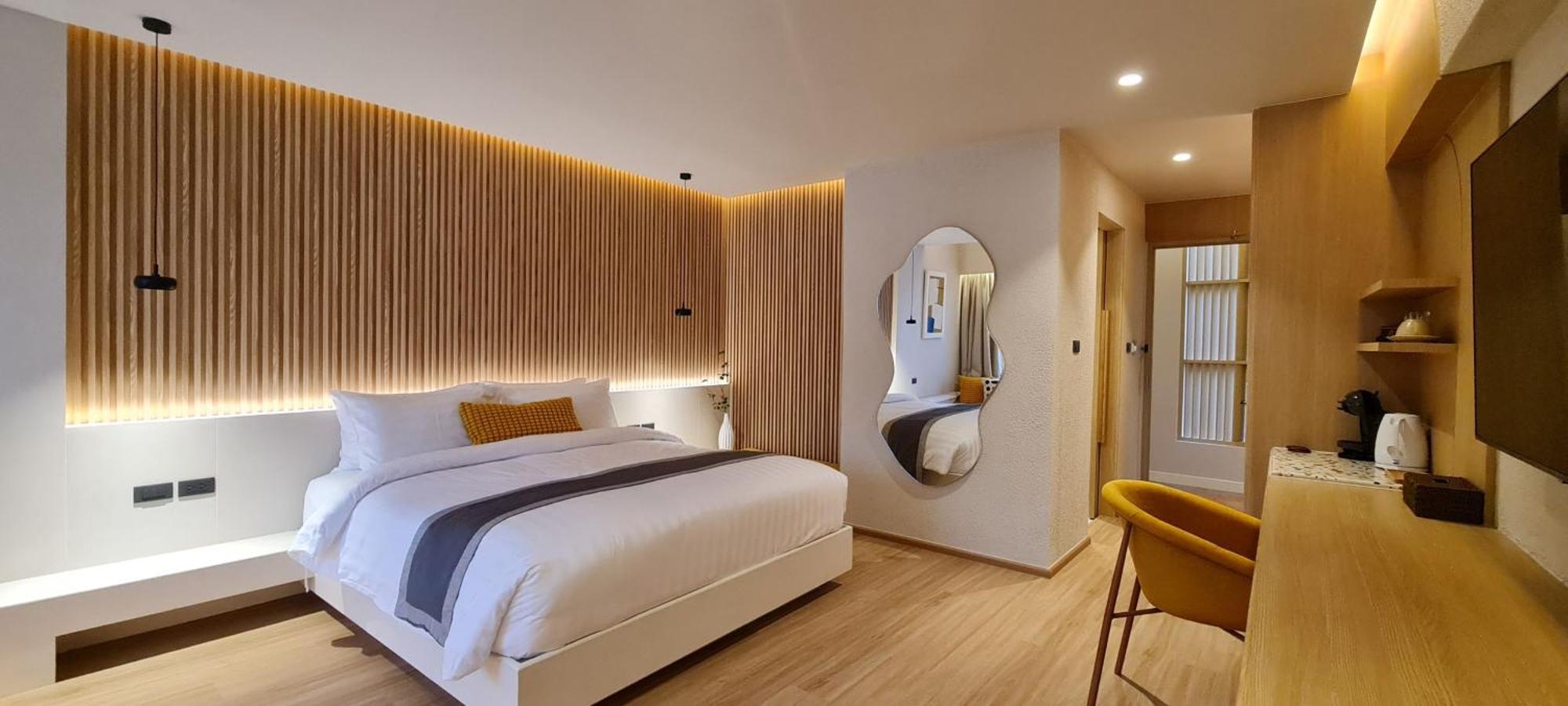 Deluxe King Room