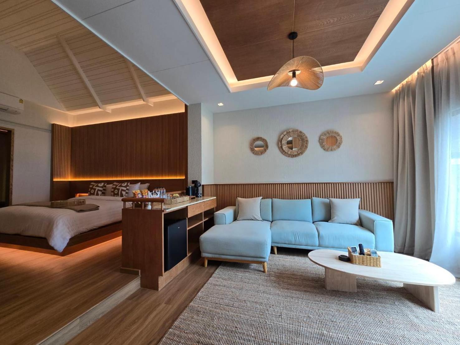 Family Beachfront Pool Villa